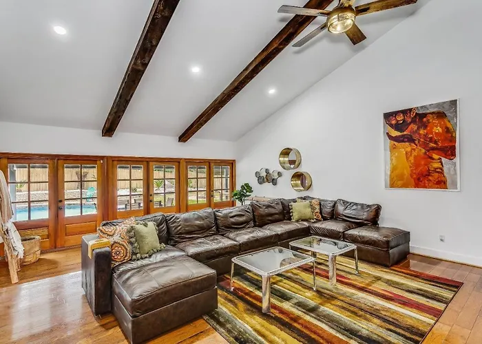 4527 Whisper Way *