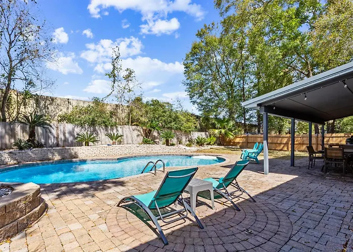 4527 Whisper Way *
