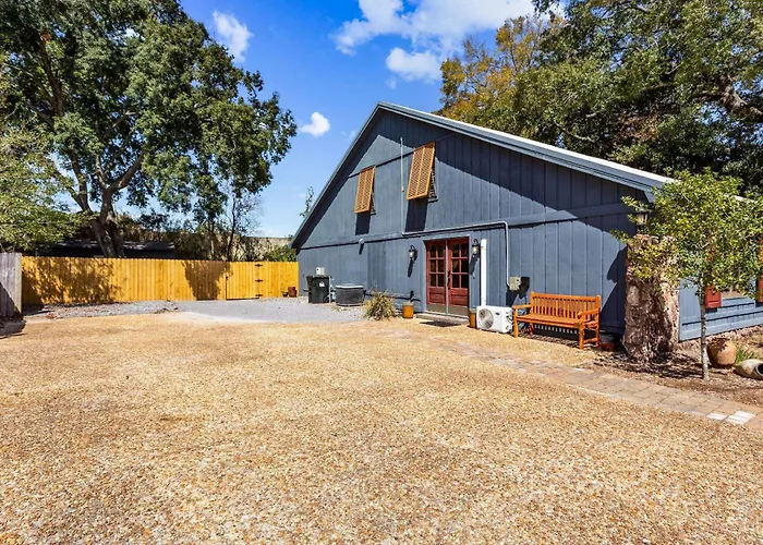 4527 Whisper Way