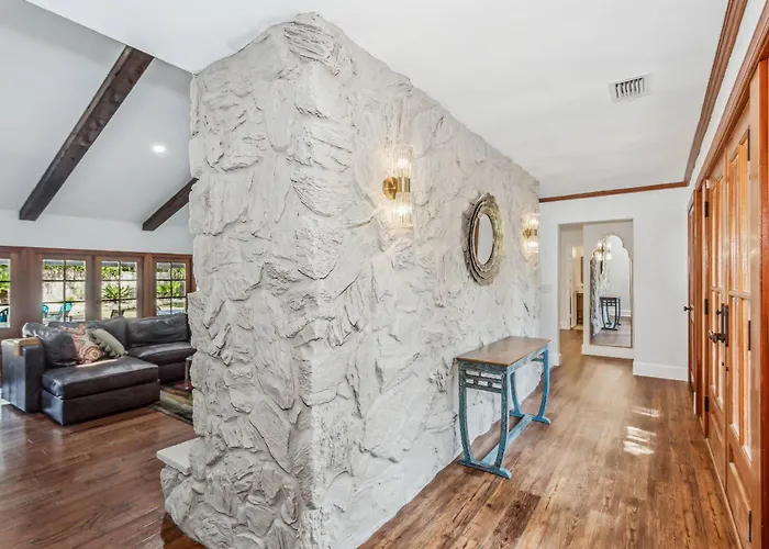 4527 Whisper Way * Pensacola