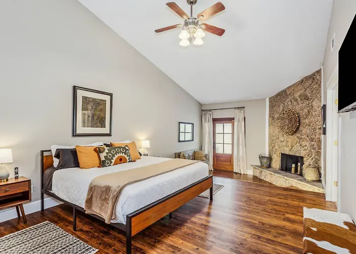 4527 Whisper Way * Pensacola