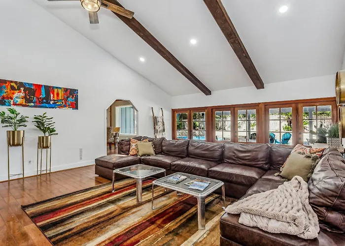 4527 Whisper Way *